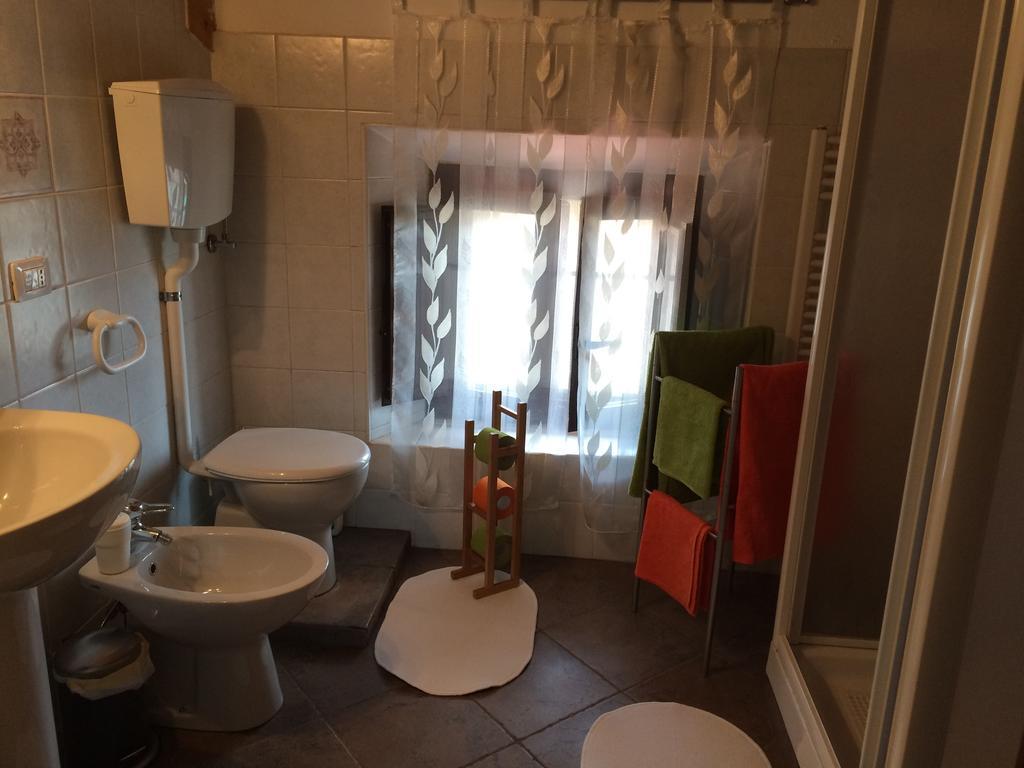 Yoghi & Bubu Apartment Gambolo Bilik gambar