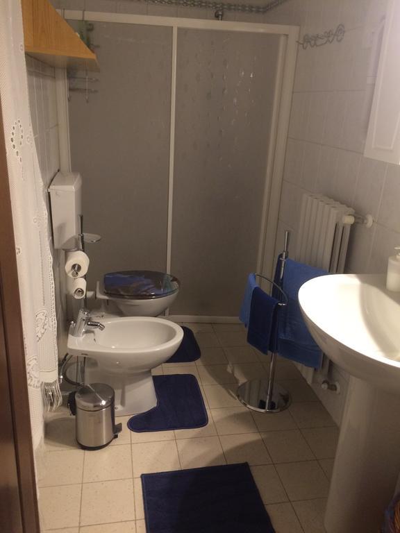 Yoghi & Bubu Apartment Gambolo Bilik gambar
